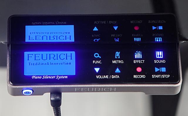 Neues Klavier der Marke FEURICH